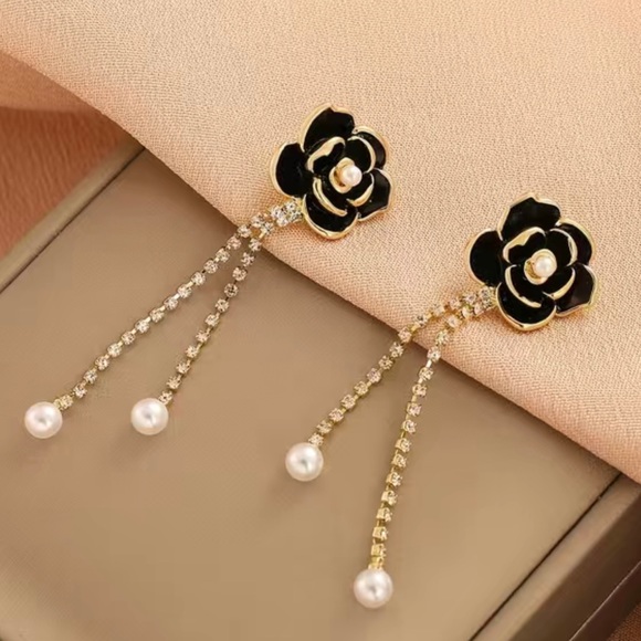 Jewelry - Camellia Earrings
